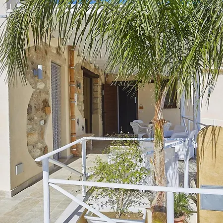 Apartament L A - Private Jacuzzi *
